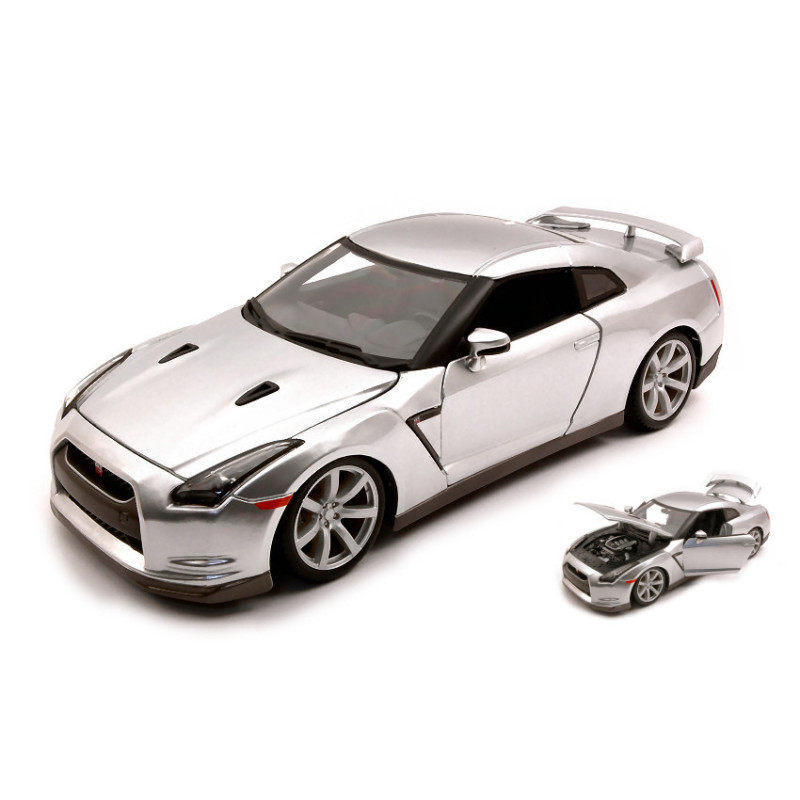 1:18 Burago Nissan GTR 2009 Argento