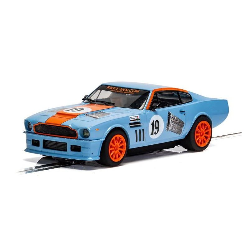 1:32 Scalextric Aston Martin V8 Gulf Edition Rikki Cann Racing Slot