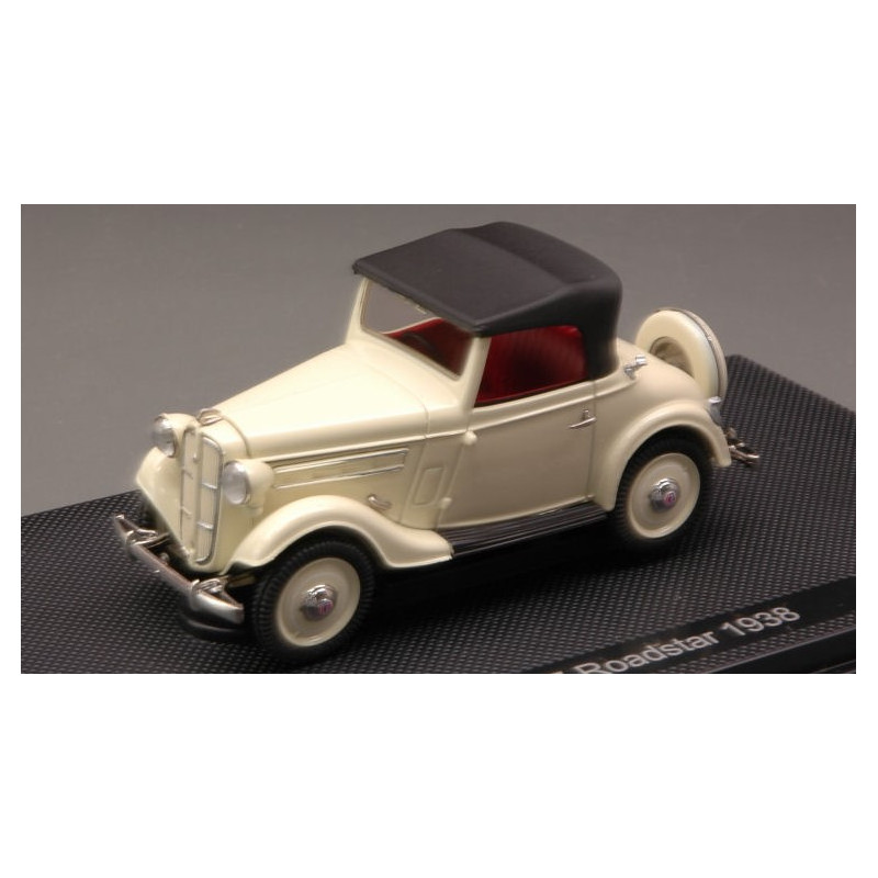 1:43 Ebbro Datsun 17 Roadstar 1938 Crema