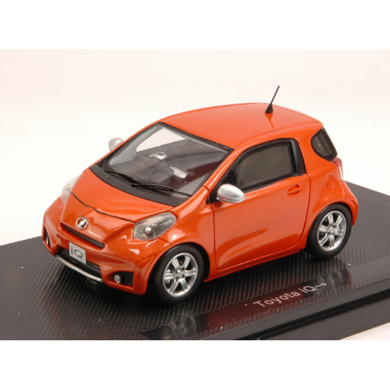 1:43 Ebbro Toyota IQ 2009 Bronzo