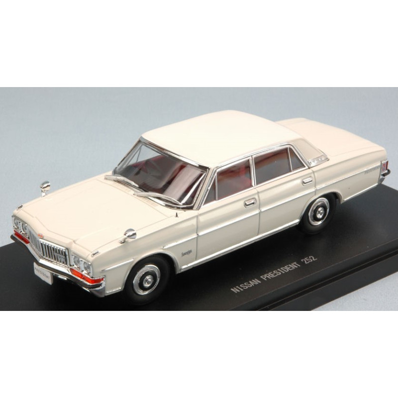 1:43 Ebbro Nissan President 252 1987 Bianco