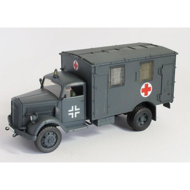 1:32 Forces of Valor Opel Blitz German 4x4 Ambulance 1940