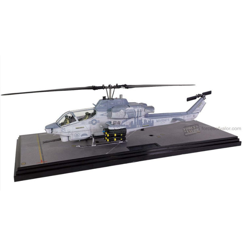 1:48 Forces of Valor Elicottero Bell AH 1W Whiskey Cobra Attack Squadron 167