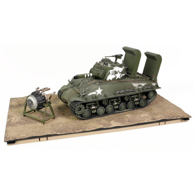 1:32 Forces of Valor Sherman M4A3 (105) Hvss U.s.medium Tank 1945