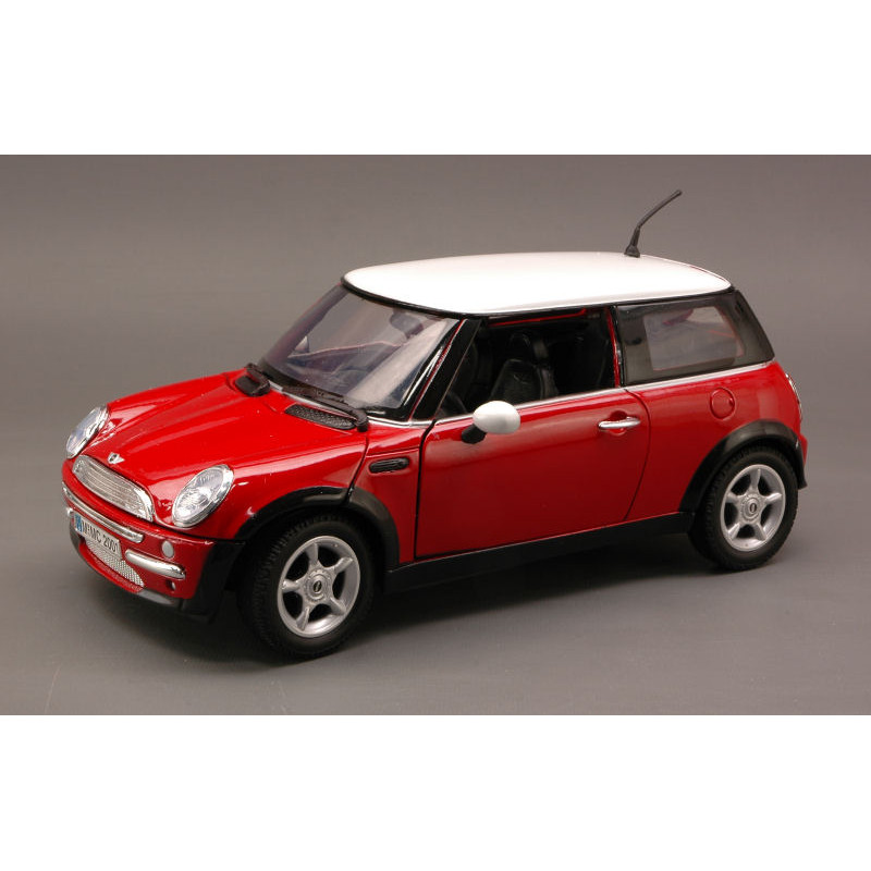 1:18 Motormax Mini Cooper 2000 Rosso/bianco