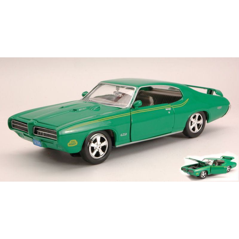 1:24 Motormax Pontiac Judge 1969 Verde