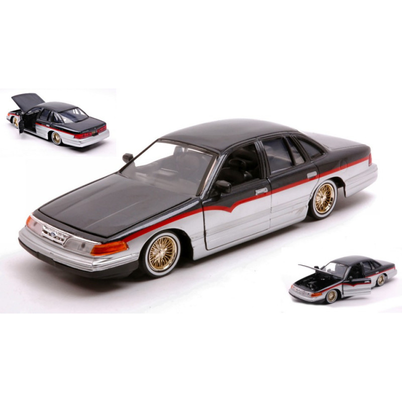 1:24 Motormax Ford Crown Victoria 1998 Nero/argento