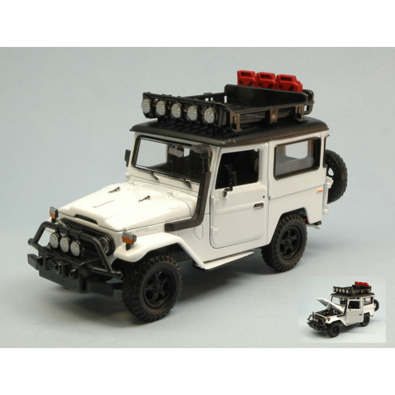 1:24 Motormax Toyota FJ40 Land Criser 1974 Bianco