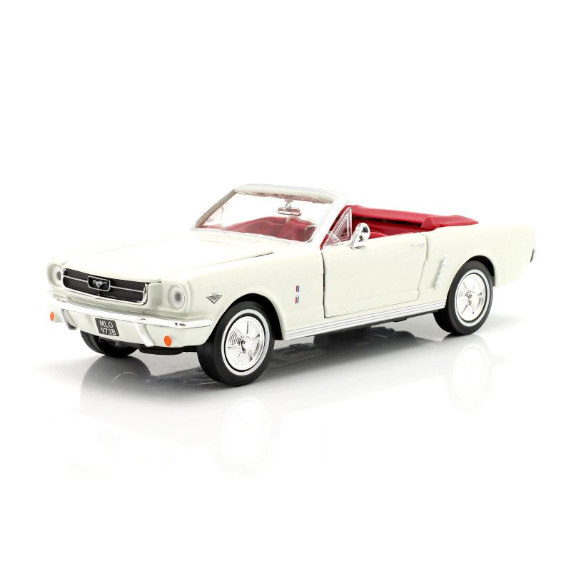 1:2 Motormax Ford Mustang 1/2 Convertible 1964 James Bond 007 Orofinger 4