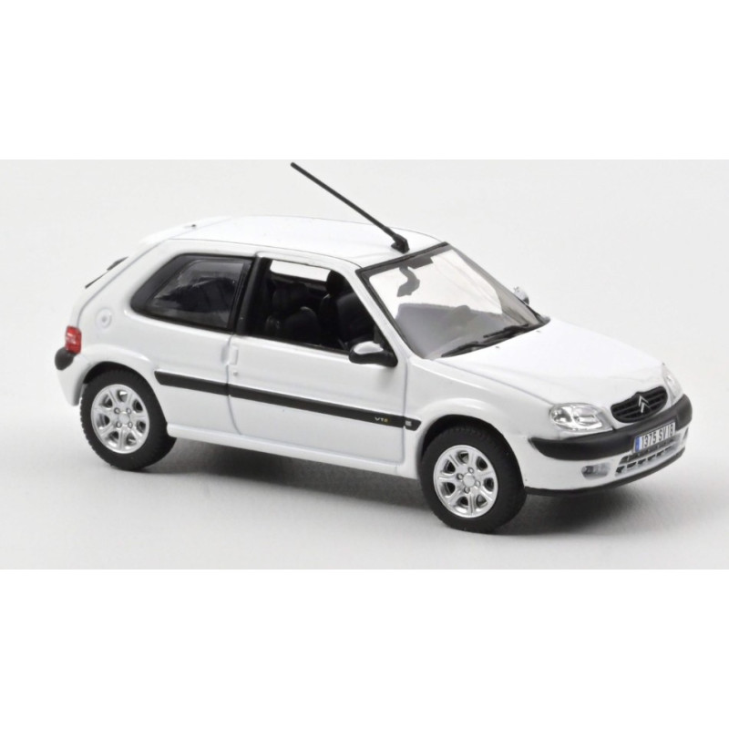 1:43 Norev Citroen Saxo VTS 2000 Bianco