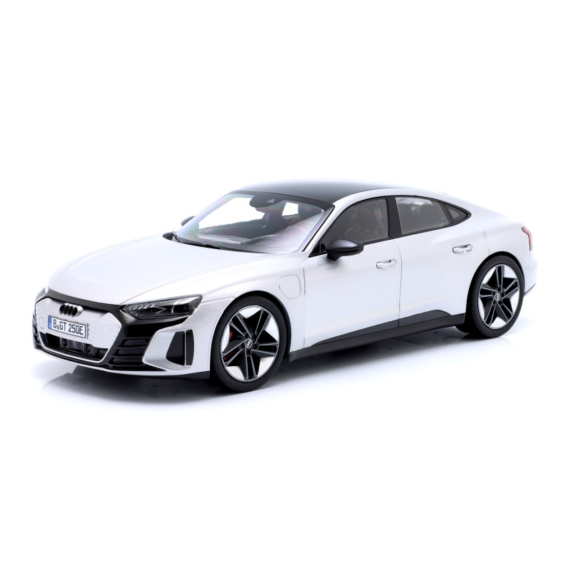 1:18 Norev Audi RS E tron GT 2021 Argento