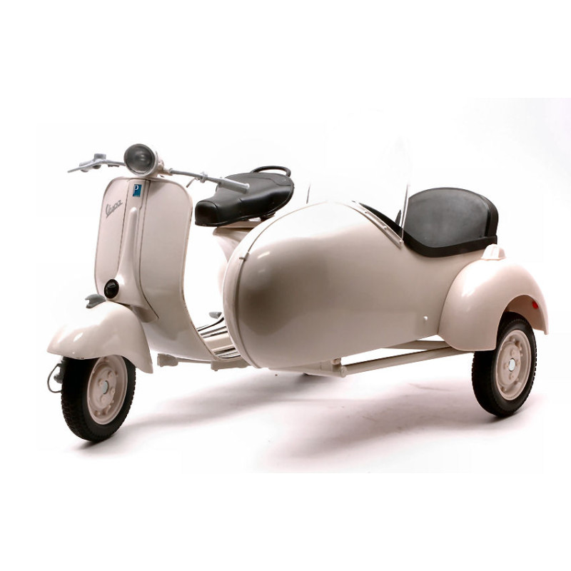 1:6 New Ray Vespa Piaggio 150 C/sidecar