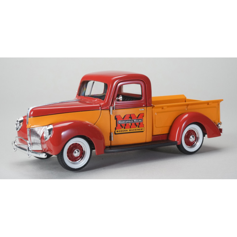 1:25 Speccast Ford Pick UP 1940 Minneapolis Moline