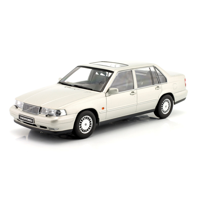 1:18 Triple 9 Volvo 960 1996 Argento Metallizzato