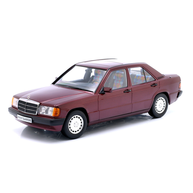 1:18 Triple 9 Mercedes 190E 1.8 Avantgarde W201 1993 Rosso