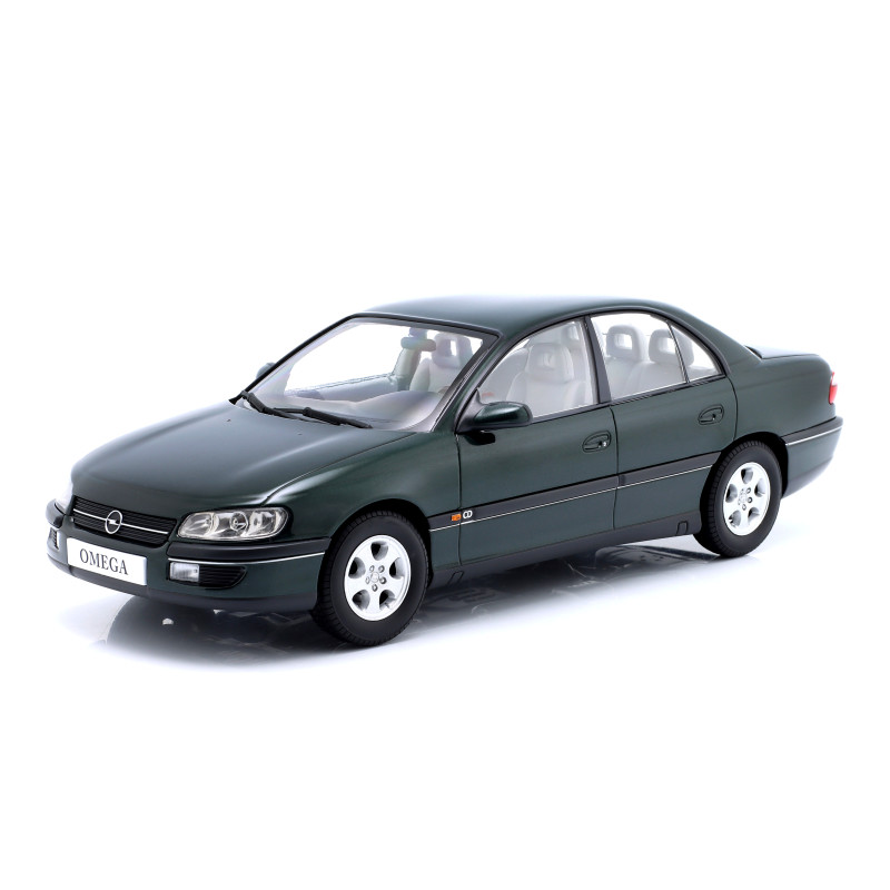 1:18 Triple 9 Opel Omega B 1996 Jungle Verde