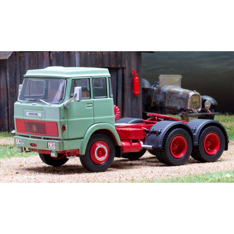 1:43 Ixo Model Henschel HS 19 TS Verde 1966