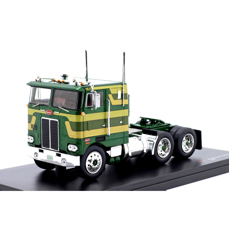 1:43 Ixo Model Peterbilt T 352 Pacemaker 1979 Verde