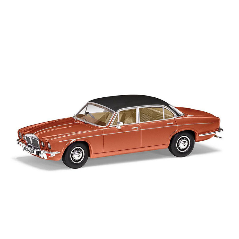 1:43 Vanguards Daimler Sovereign Series 2 Double SIX Vanden Plas Coral