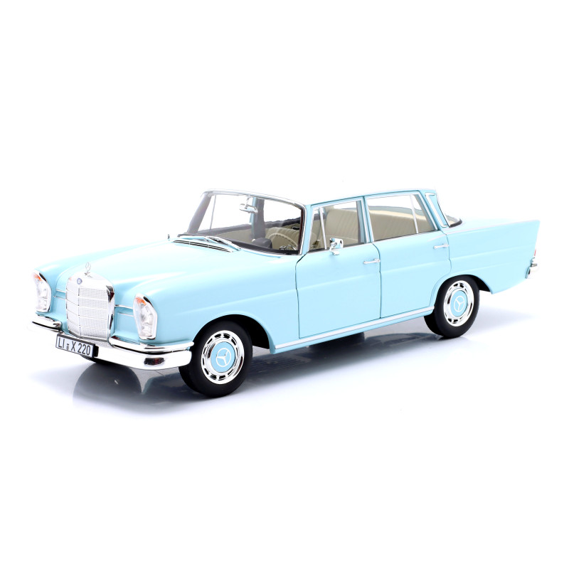 1:18 Norev Mercedes 220 S 1965 Blu Chiaro