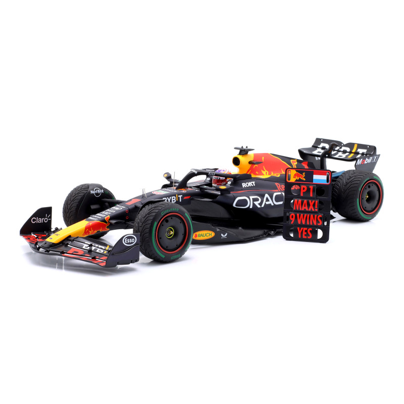 1:18 Spark Red Bull N1 Winner Dutch GP 2023 M. Verstappen 2023 W/pit Board